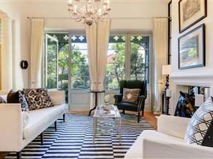 2 Bed House in Bantry Bay