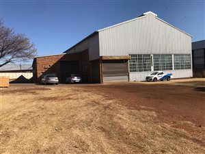 1100 m² Industrial space in Springs Central
