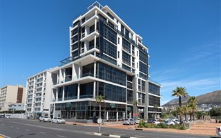 2 Bedroom Apartment in Mouille Point