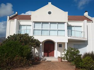 3 Bed House in Pringle Bay