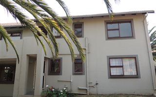 2 Bedroom Flat in Verwoerdpark