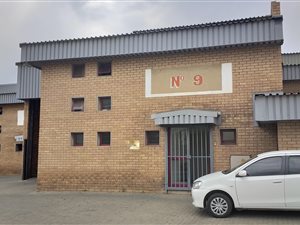 240 m² Industrial space in Driehoek