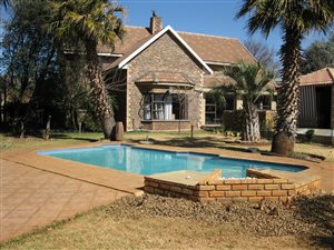 4 Bedroom House in Highbury
