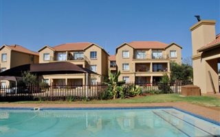 2 Bedroom Townhouse in Pomona
