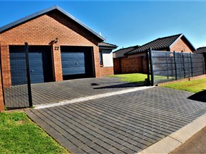 3 Bed House in Clayville