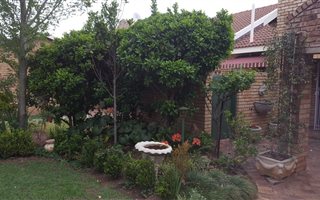 3 Bedroom Simplex in Van Der Hoff Park