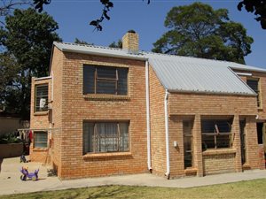 3 Bed House in Craighall Park