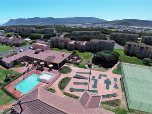 2 Bed Apartment in Hermanus Beach Club