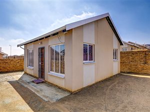 2 Bed House in Cosmo City