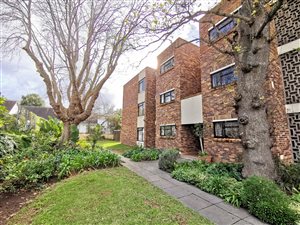 3 Bed Apartment in Wynberg Upper