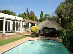 7 Bed House in Waterkloof Glen
