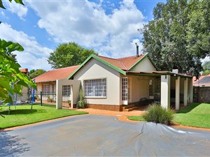 4 Bed House in Allens Nek