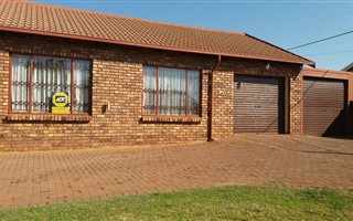 3 Bedroom House in Chantelle