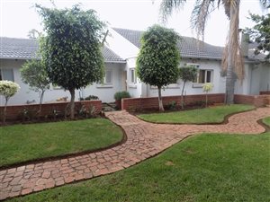 5 Bed House in Ashlea Gardens