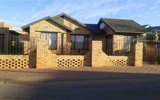 3 Bedroom House in Jouberton