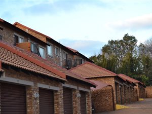 3 Bed Townhouse in Johannesburg Central and CBD