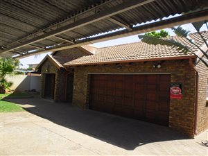3 Bed House in LesMarais