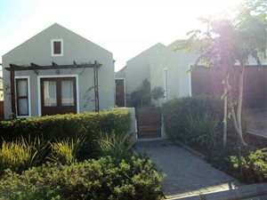 3 Bed House in Kelderhof Country Village