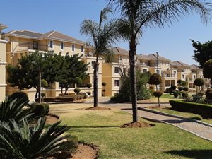 2 Bed Apartment in Carlswald North Estate