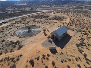 26.7 ha Smallholding in Springbok