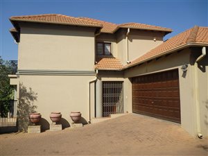 4 Bed Cluster in Menlo Park