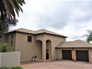 3 Bed House in Waterkloof Ridge