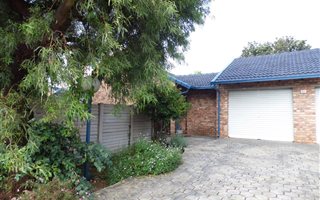 3 Bedroom Townhouse in Rooihuiskraal North