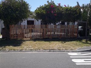 4 Bed House in Lotus River