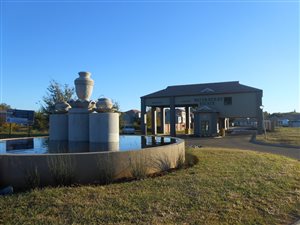 768 m² Land available in Mooivallei Park
