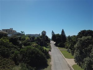 895 m² Land available in Seaside Longships