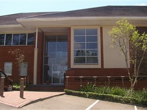 496 m² Commercial space in Montrose