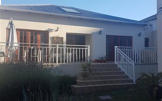 3 Bedroom House in Kensington