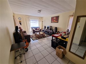 2 Bed Apartment in Alberton