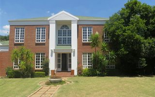 4 Bedroom House in Silver Lakes Golf Estate