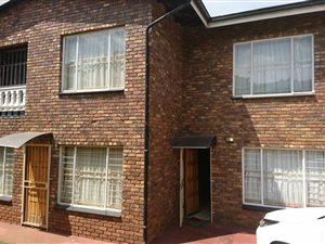6 Bedroom House in Laudium