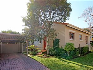 2 Bed House in Maroeladal