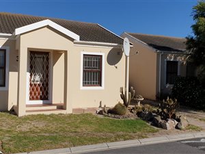 2 Bedroom Townhouse in Strand Central