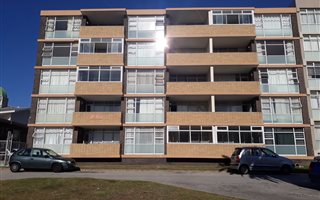 1 Bedroom Apartment in Humewood
