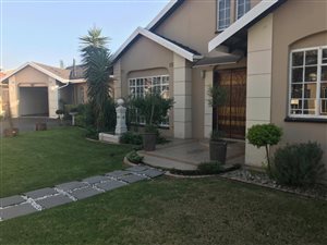 4 Bed House in Mackenzie Park
