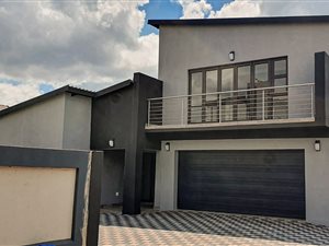 5 Bed House in Derdepoort