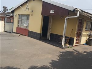 3 Bed House in Chatsworth Central