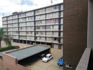 1 Bed Apartment in Eloffsdal