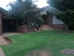 5 Bedroom House in Hartbeesfontein