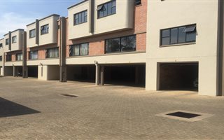 2 Bedroom Apartment in Menlo Park