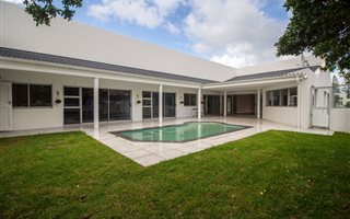 4 Bedroom House in Marina Da Gama