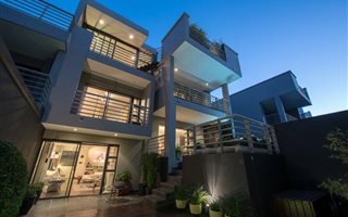 3 Bedroom Apartment in Hyde Park