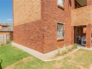 2 Bed Apartment in Alberton