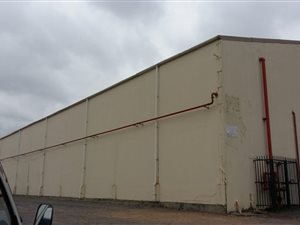 751 m² Industrial space in Dal Josafat