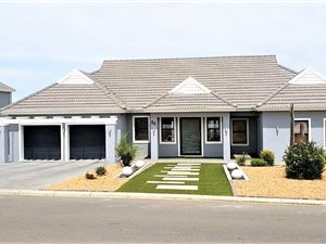 4 Bedroom House in Zevenwacht Country Estate