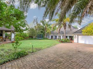 4 Bed House in Onder Papegaaiberg
